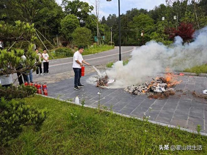 石斛小镇景区开展消防安全演练：守好“防火墙”防患于未“燃”(图1)