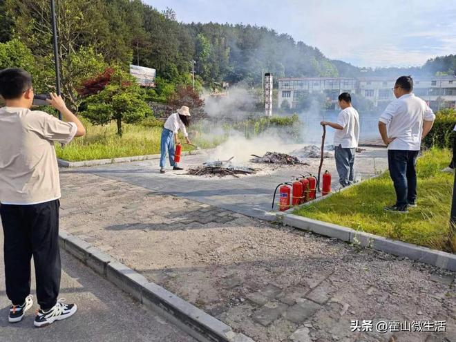 石斛小镇景区开展消防安全演练：守好“防火墙”防患于未“燃”(图3)