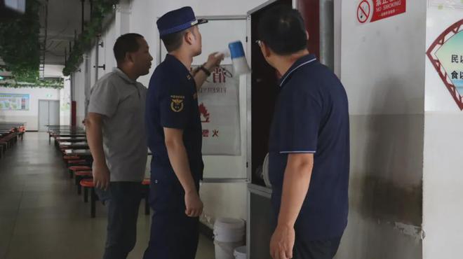 筑起安全“防火墙”晋中多地开展中考消防安全检查(图2)