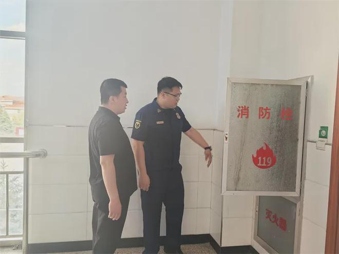 筑起安全“防火墙”晋中多地开展中考消防安全检查(图1)