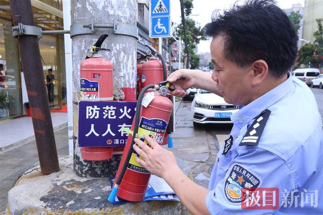 消防演练进市场武汉黄陂警民共筑平安“防火墙”(图4)