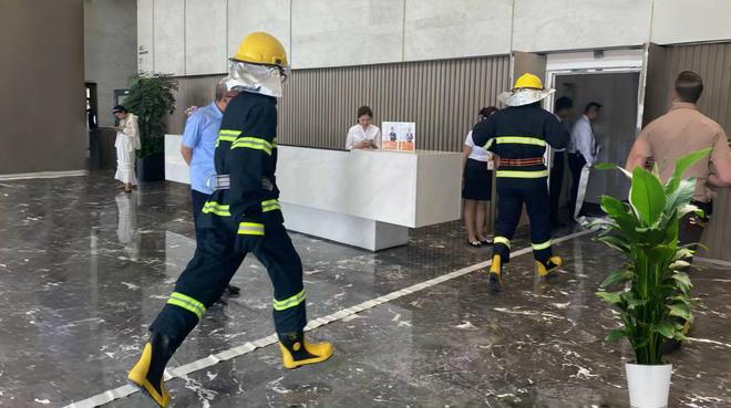 消防演练筑牢安全防火墙公益讲座普及健康知识昆仑健康保险山东分公司“78全国保险公众宣传日”活动圆满收官(图2)