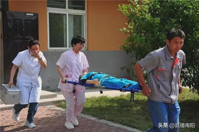 以练促防、以练促用切实筑牢安全“防火墙”_南阳市民政局组织开展2024年安全生产月消防应急演练(图1)