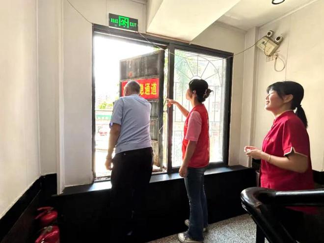 筑牢“防火墙”拧紧“安全阀”厦门嘉莲街道撑起居民群众暑期“保护伞”(图2)