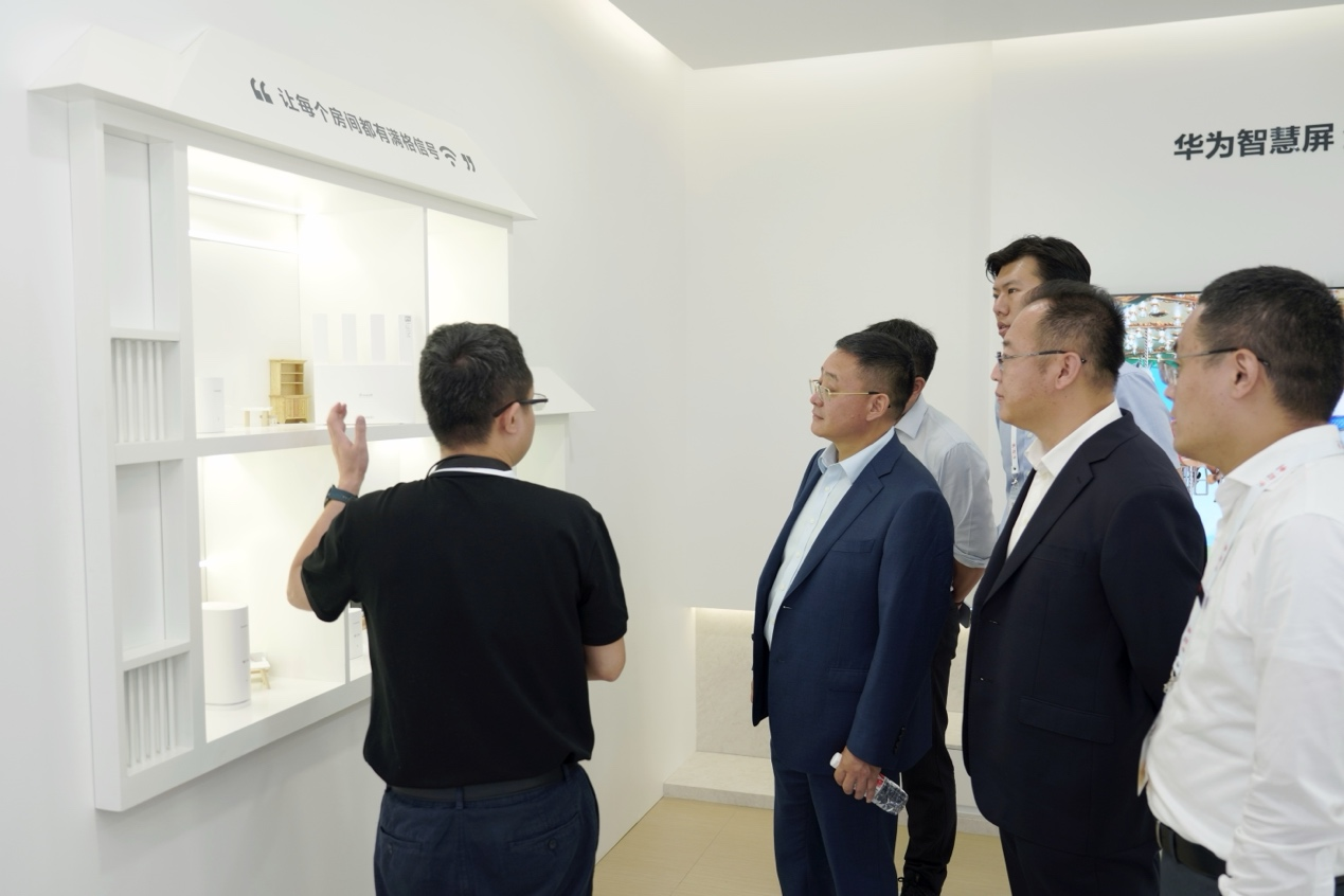 华为亮相2024中国联通合作伙伴大会全方位展示智能领域最新成果与进展(图2)