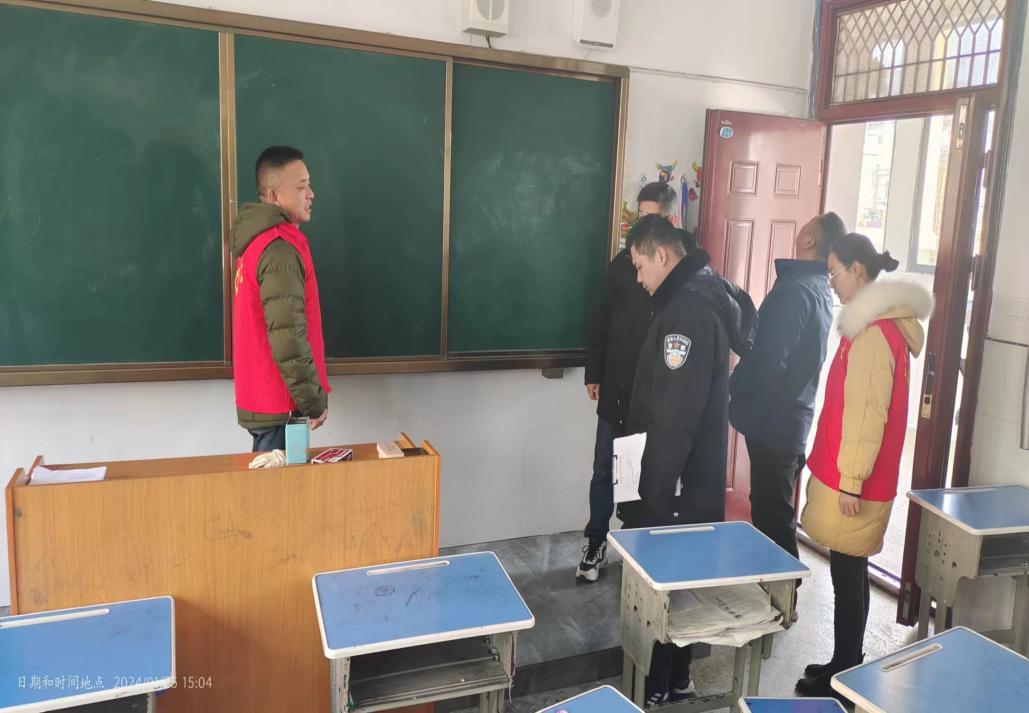 东至县昭潭镇：筑牢校园安全“防火墙”(图1)