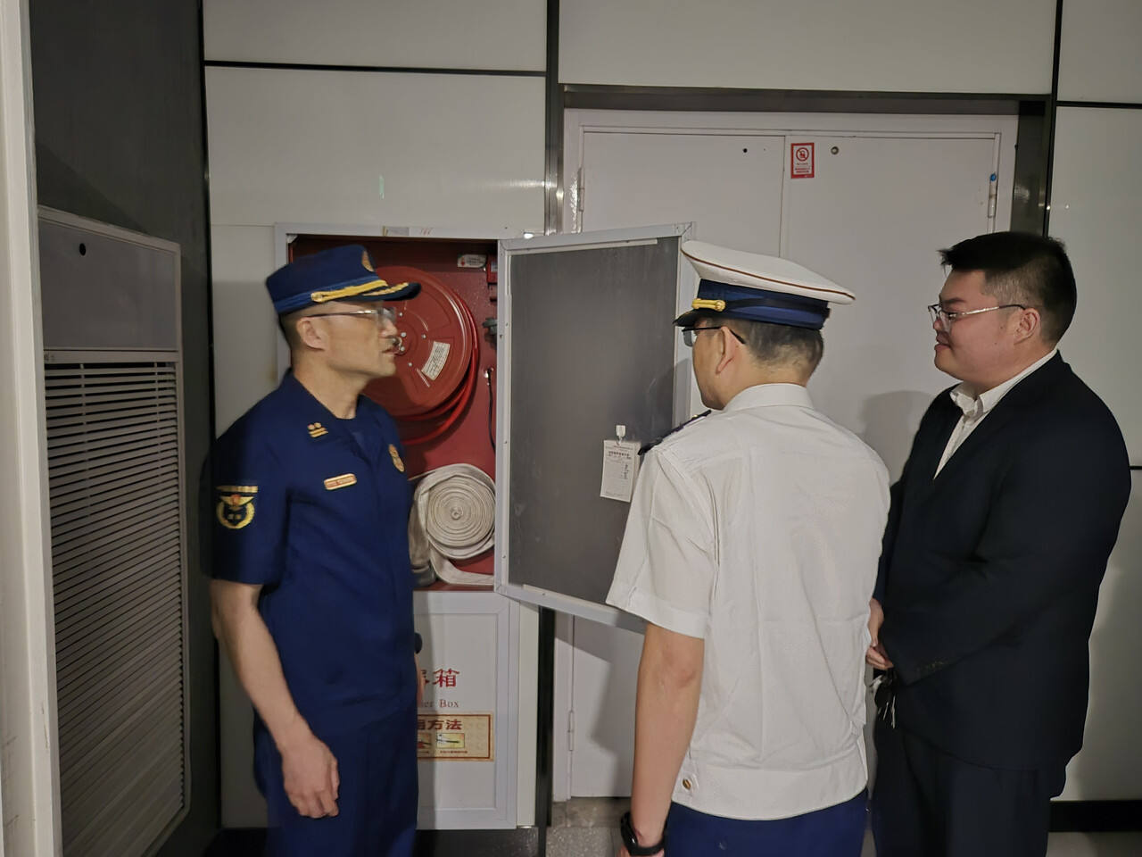 宁波高新区消防大队“四个强化”全面筑牢人员密集场所“防火墙”(图1)