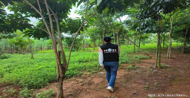 禁种踏查不停歇筑牢禁毒防火墙(图1)