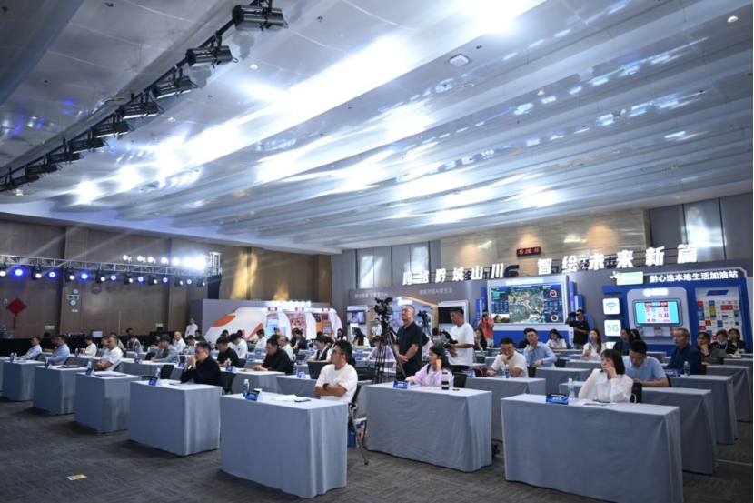 贵州移动召开5G网络村村通暨客户品牌升级发布会(图2)