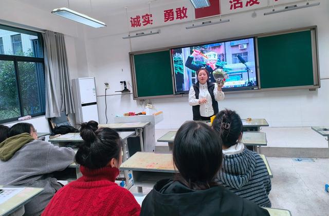 青山路小学：消防安全“零距离”筑牢生命“防火墙”(图3)