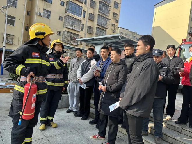 随州消防多措并举筑牢冬季消防安全“防火墙”(图1)