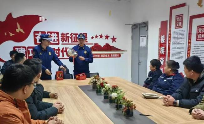 再添一道“防火墙”！“呼吸器安全课”走进辽阳东路地铁站(图1)