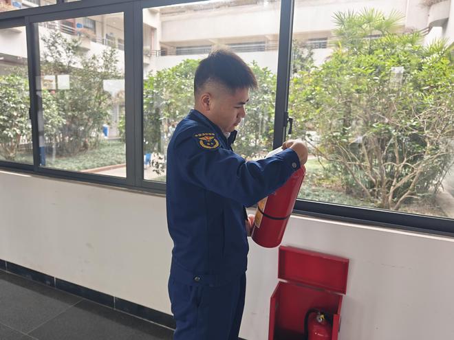 新兴：全方位筑牢校园消防安全“防火墙”(图1)