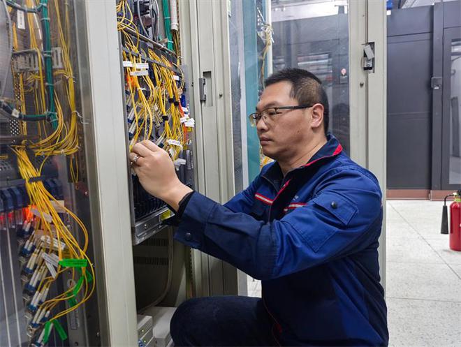 湖北联通青科突击队打造全光品质运力网络(图2)