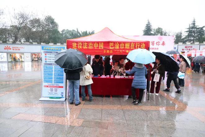 巾帼志愿在行动共筑反诈“防火墙”(图1)