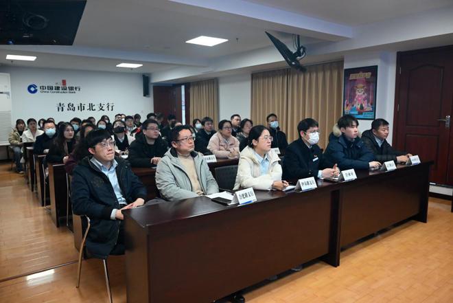 “警银”联动共筑反诈“防火墙”市北公安分局反诈老陈走进银行开展专题讲座(图3)