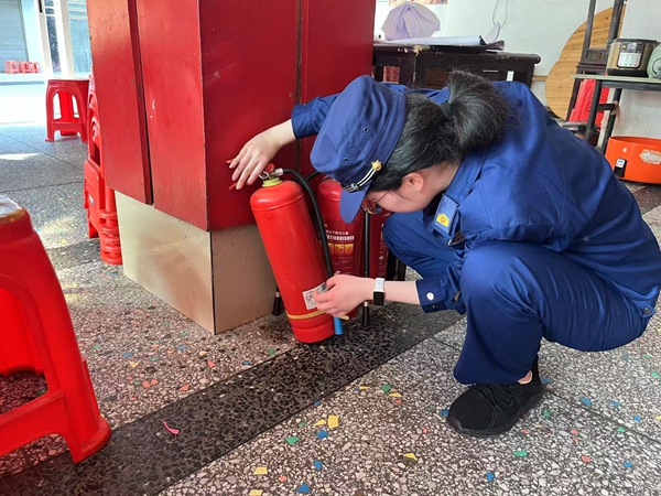 金洞消防：强化餐饮行业安全防线专项宣传筑牢“防火墙”(图3)