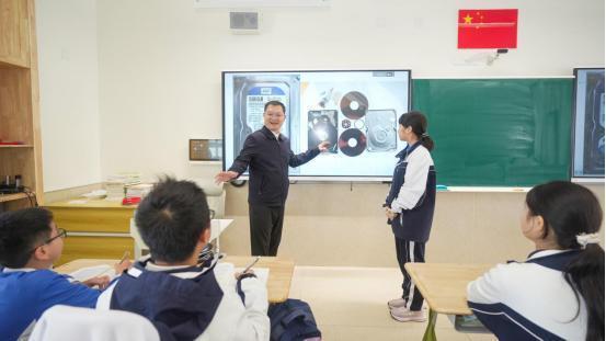 太意外！深圳这所“云端学校”火了(图3)