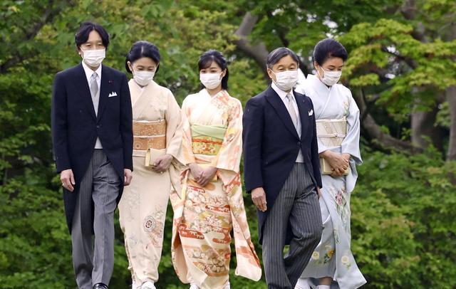 日本世界上唯一没有改朝换代的国家日本人为何不愿推翻天皇？(图3)