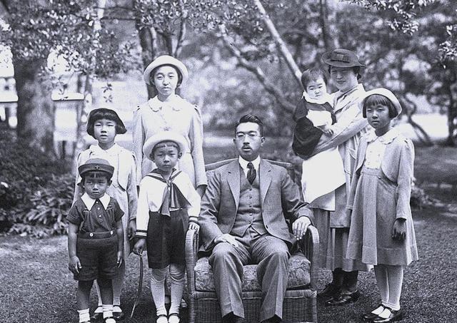 日本世界上唯一没有改朝换代的国家日本人为何不愿推翻天皇？(图5)