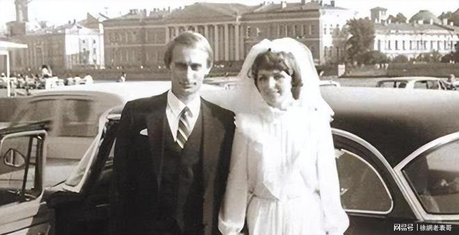 普京也有不如意：被前妻抛弃离婚长女婚姻不顺小女儿惨遭劈腿(图9)