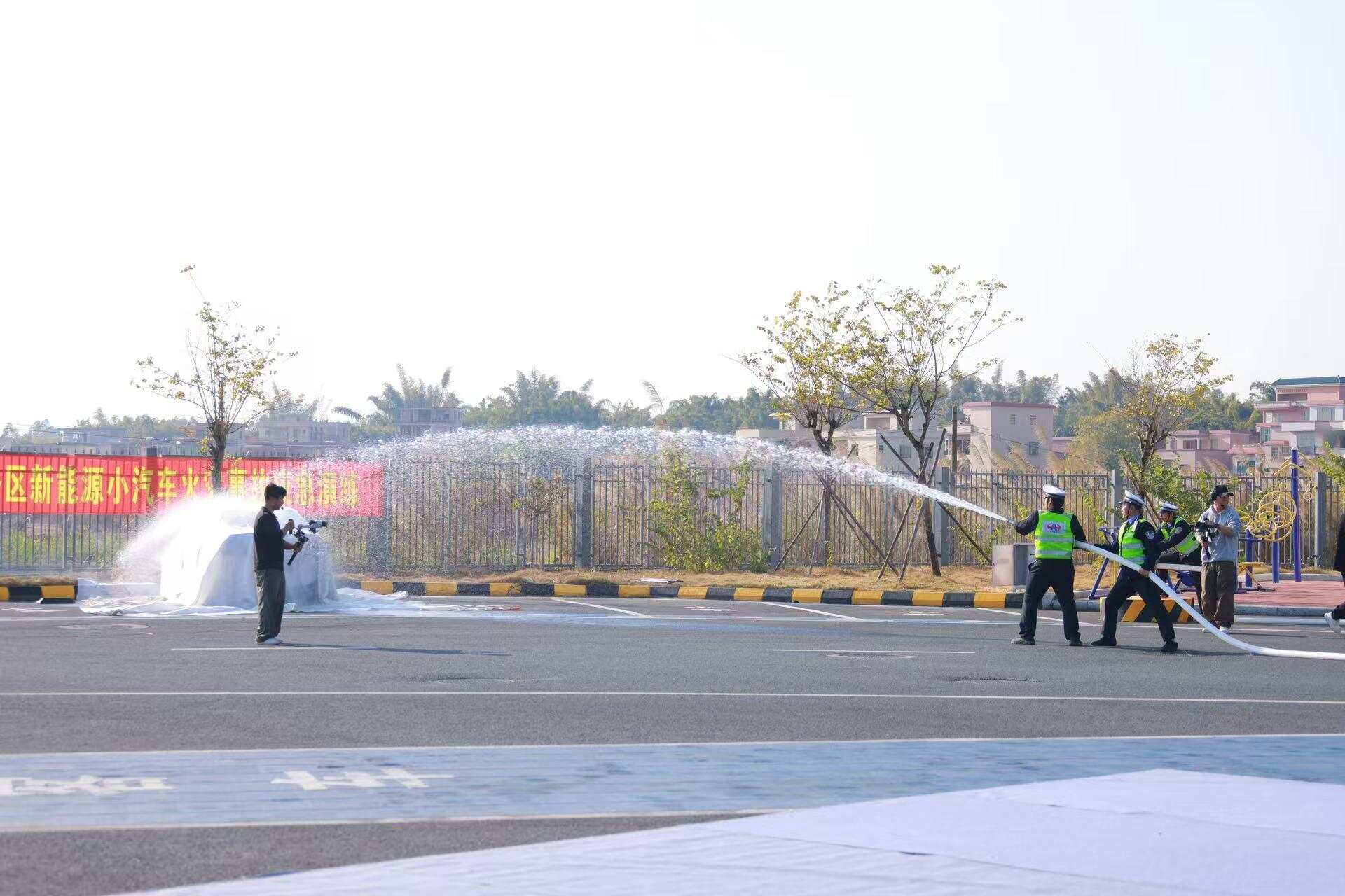 为春运筑牢“防火墙”！广东高速服务区开展火情应急演练(图1)